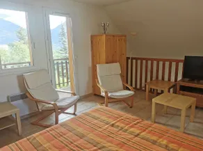 Charming duplex with 2 balconies and view - Image 5