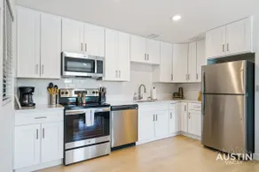 Prime ATX Location! Steps to Coffee & Eats + More! - Image 3