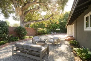 Montecito Cottage in Hedgerow Walk to Miramar - Image 4