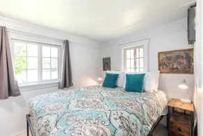Historic Water's Edge Cottage 10 - Image 2
