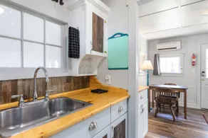 Historic Water's Edge Cottage 10 - Image 4