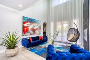 Luxury Tropical Living , 4BR w Backyard Pool Oasis - Image 3