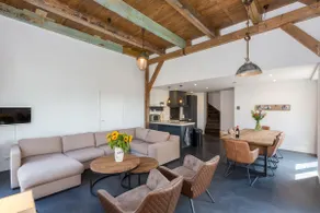 Family house with an ideal location, private terrace, garden and sauna - Image 2
