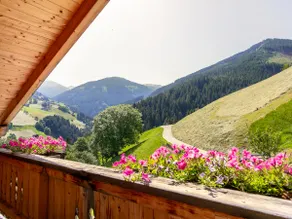 Chalet with fantastic views - Image 3