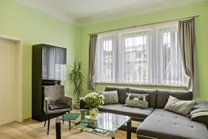 Apartment with a castle view - Image 2