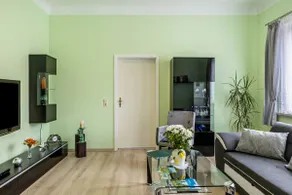 Apartment with a castle view - Image 5