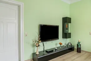 Apartment with a castle view - Image 4