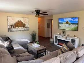 Summer Fun! Pool, FirePit, Hot Tub, Pet Friendly - Image 3