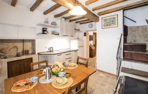 2 bedroom pet friendly home in Todi - Image 4