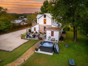 Katarina Haus - Hot Tub & Fire Pit - Image 2