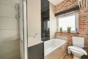 Gorgeous 3 bed - Stunning Views & Street Parking! - Image 4