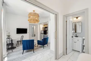 Courtyard Suite with Tranquil Garden & Heated Pool - Image 4