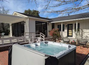 Luxury 3-Bedroom Home in Sonoma - Image 2