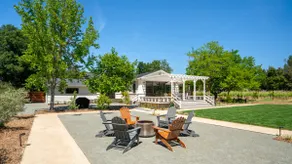 Luxury 3-Bedroom Home in Sonoma - Image 3
