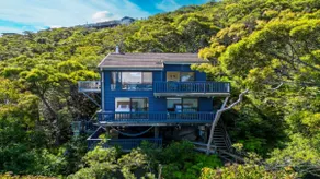 'Ocean Ridge at Killcare' by HolidayCo - Image 2
