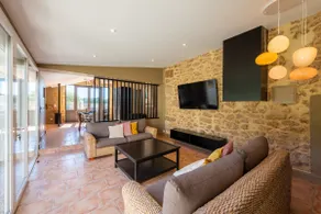 Le Mas des Aracil 2 – Air-conditioned apartment with pool - Image 2