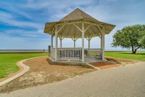 Eclectic Mandeville Home: Walk to Lakefront Park - Image 2