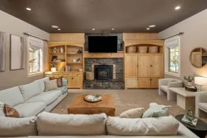 Magnificent Country Chateau w/ Enormous Indoor - Image 3