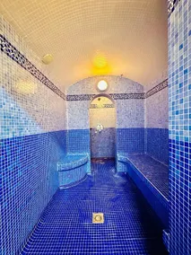 Bubble Pink - Hot tub and hammam - Image 5