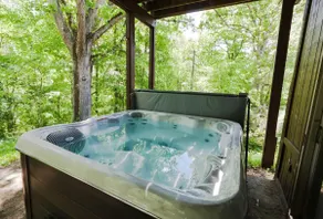 Cozy retreat on private estate with Hot Tub - Image 5