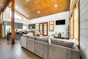 Luxe Broken Bow Home w/ Hot Tub & Fire Pit! - Image 4