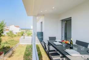 Modern apartment Alisa with a sea view - Image 2
