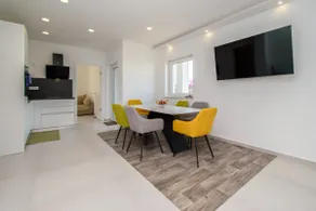 Modern apartment Alisa with a sea view - Image 5