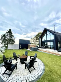 Zen Oceanfront Chalet- Hot Tub & Sauna - Image 4