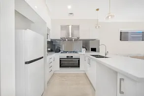 Large Cozy New House at Marsden Park - Image 2