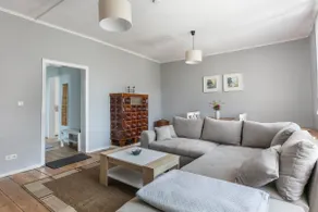 Apartment with large garden - Image 5