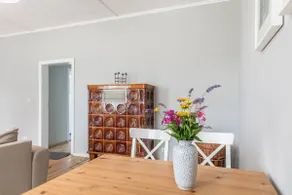 Apartment with large garden - Image 4