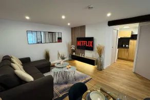 10 minutes from downtown, Elegant and Modern - Image 4