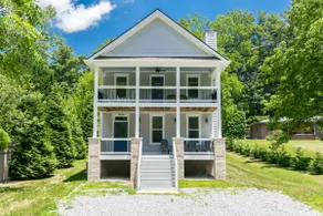 Charming 3BR w Balconies Walk to Flat Rock Playhouse - Image 5