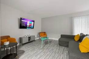 Comfy 2BR 2BA Unit in Pime Location - Image 5