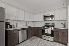 Comfy 2BR 2BA Unit in Pime Location - Image 3