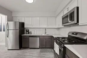 Comfy 2BR 2BA Unit in Pime Location - Image 4