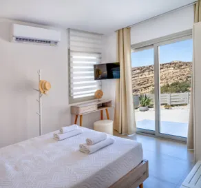 Theasis Luxury Cave House, With Sea & Cave View - Image 4