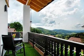 Chalet 'Sonnenwald' con vista sulle montagne, balcone e Wi-Fi - Image 5