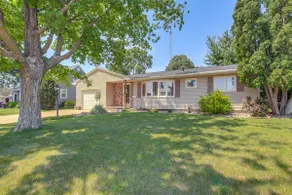 Walk to Park: Waterloo Home w/ Furnished Deck - Image 3