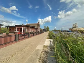 Forest House in Friesland with Sauna - Image 3