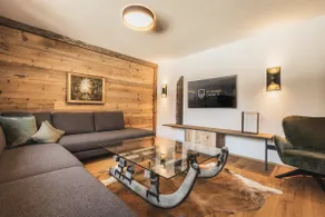 Modern Alpine chalet with fireplace - Image 4