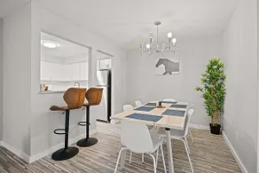 Peaceful & Trendy Unit Near Attractions - Image 3