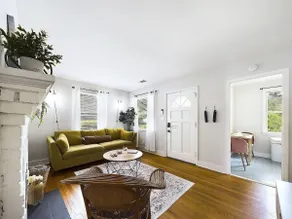 Peachy Corner Cottage - Image 4