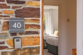 Beautiful stone-clad, 2-bed cottage - Pet Friendly - Image 5