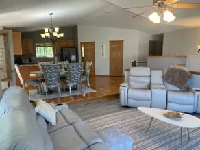 City View Pines Getaway - Image 5