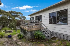 Jetty View - Bellbird Cabin - Image 3