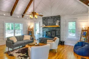 ~ 10 Mi to Downtown: Murfreesboro Area Cabin - Image 3