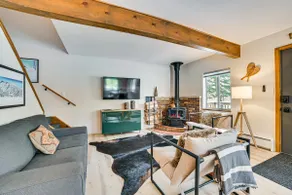 Roscommon Chalet w/ Hot Tub Near Higgins Lake! - Image 4