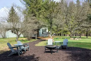 3BR home surrounded by nature, with firepit & gril - Image 3