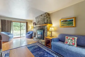3BR home surrounded by nature, with firepit & gril - Image 4